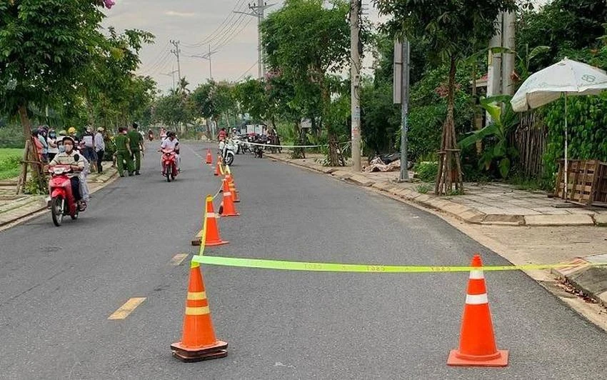 Vụ tai nạn tông trụ điện khiến 2 du khách người Anh tử vong. Ảnh: CTV