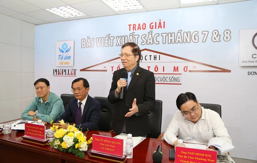 Ông Vũ Hồng Quang, Phó Chủ Tịch CT Group chia sẻ tại buổi trao giải. Ảnh: HOÀNG GIANG