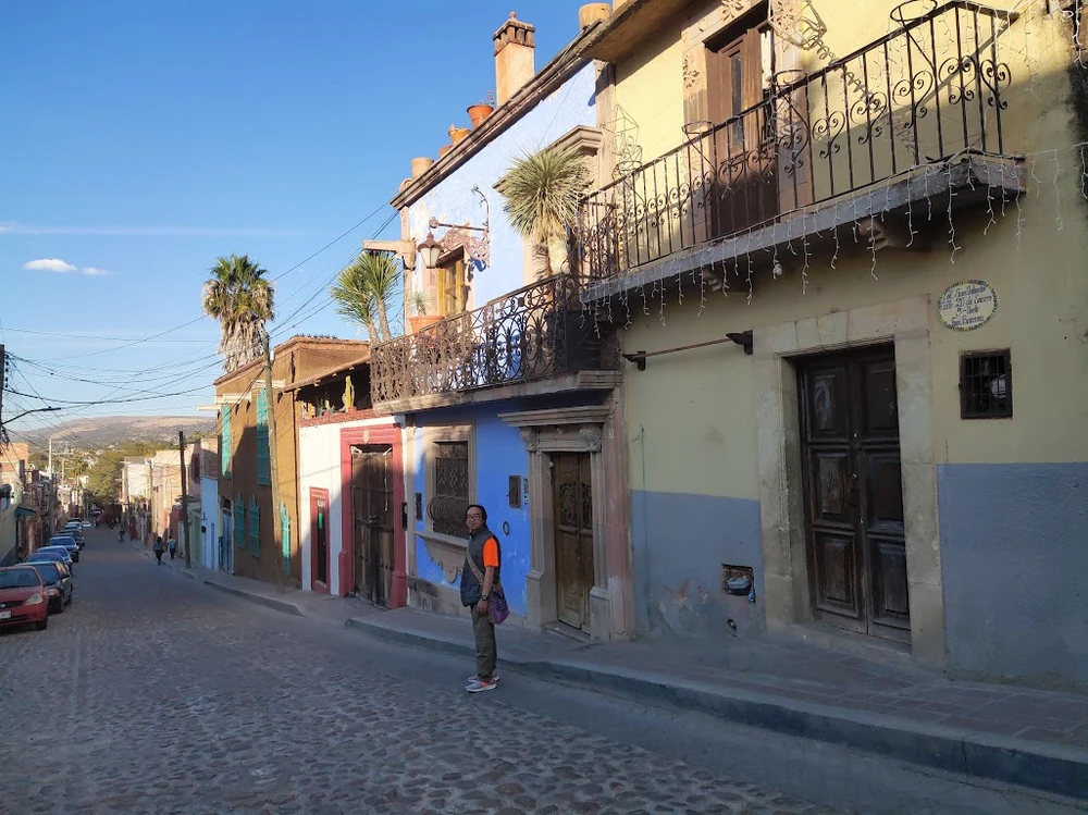 Một góc thành phố San Miguel de Allende, di sản văn hoá thế giới tại Mexico, không thu của khách đồng nào gọi là "phí vào cổng". Ảnh: TÚ NGUYỄN