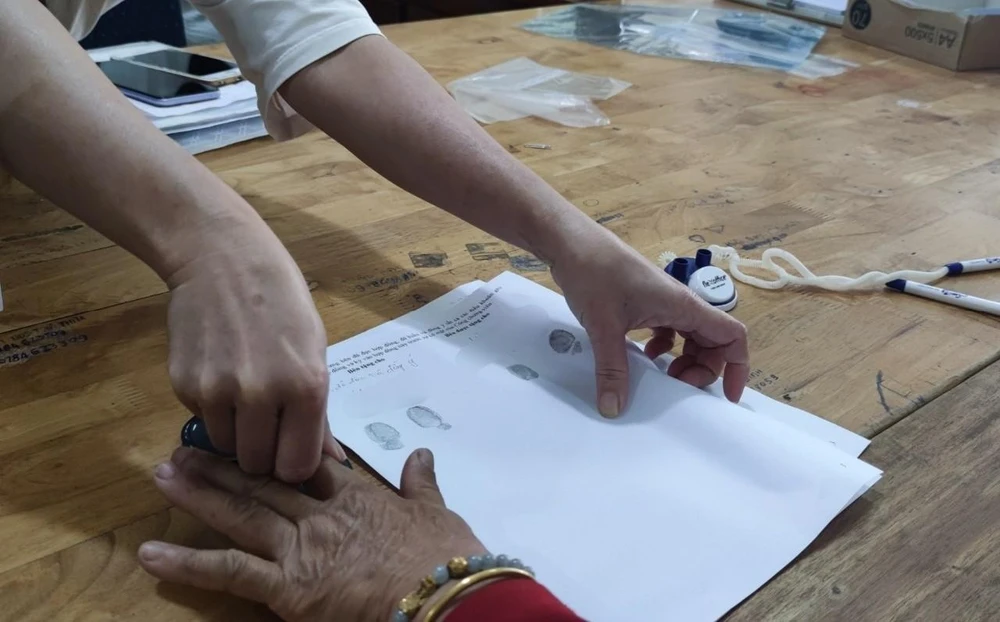 Dù là nhà đất của bạn nhưng khi bạn đã cho con dâu thì bạn không còn được hưởng quyền thừa kế theo pháp luật nếu con dâu mất mà không để lại di chúc. Ảnh: VH Dù là nhà đất của bạn nhưng khi bạn đã cho con dâu thì bạn không còn được hưởng quyền thừa kế theo pháp luật nếu con dâu mất mà không để lại di chúc. Ảnh: VH