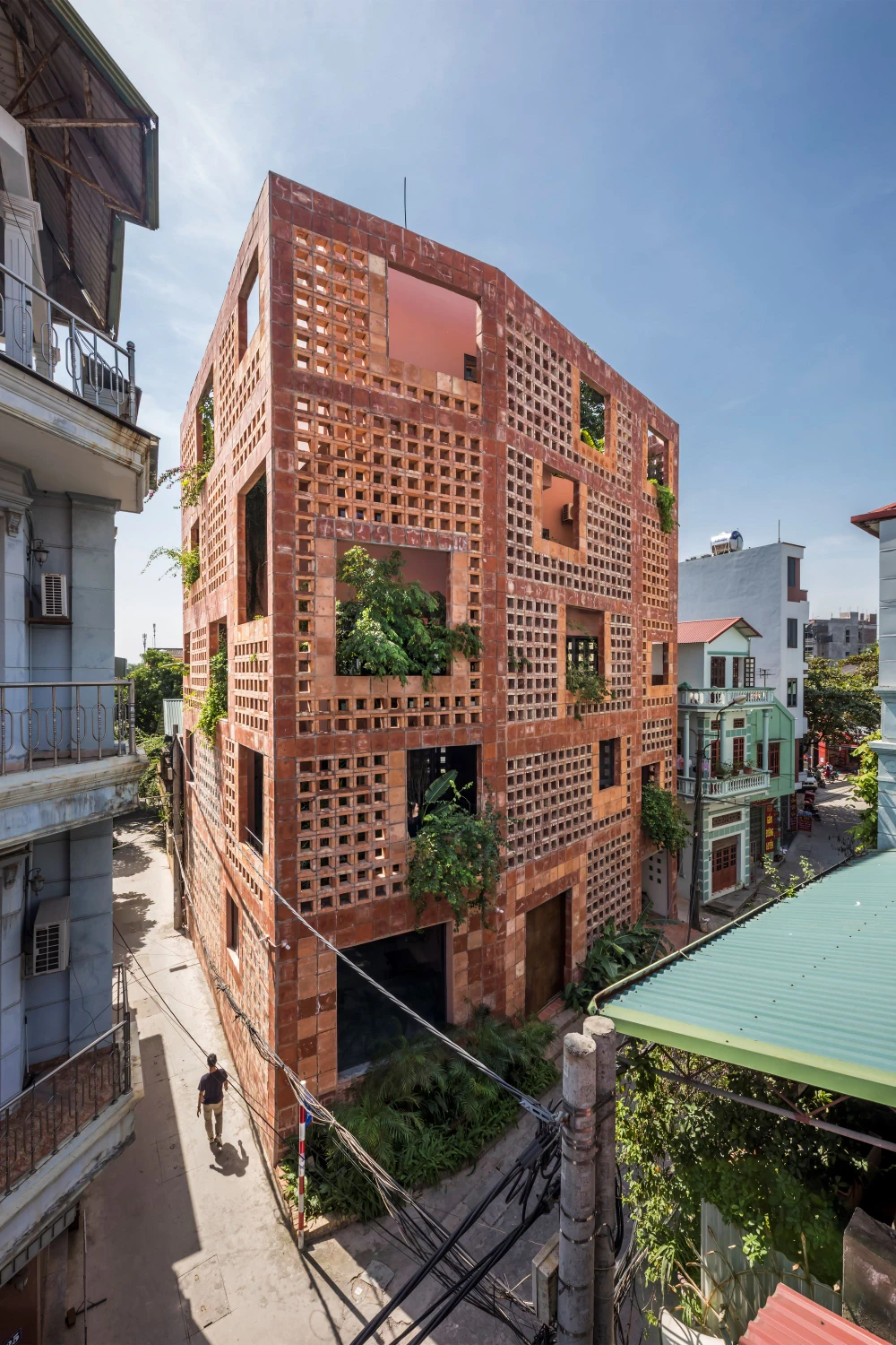 Một công trình ở làng gốm Bát Tràng...