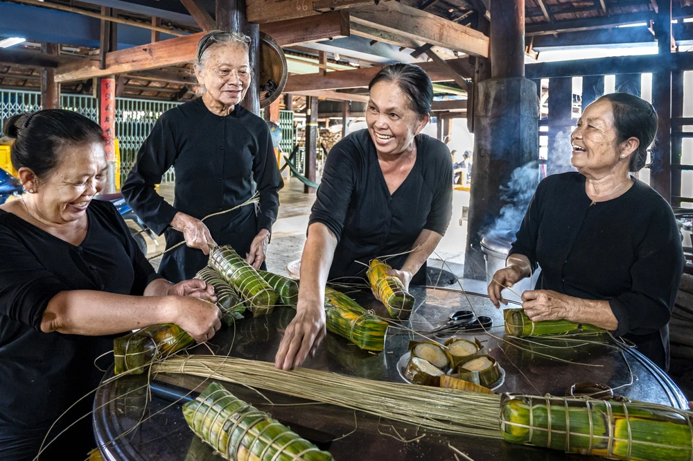 Gói bánh ngày xuân - Đỗ Trọng Hoài Ân.jpg