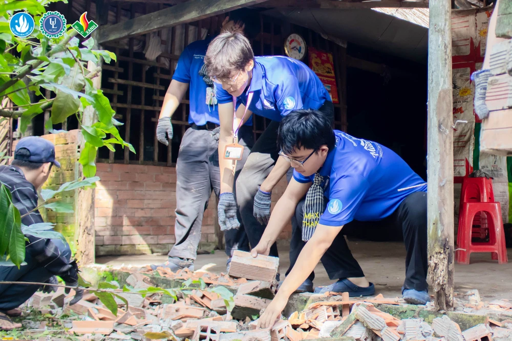 sinh vien ULAW 4.jpg