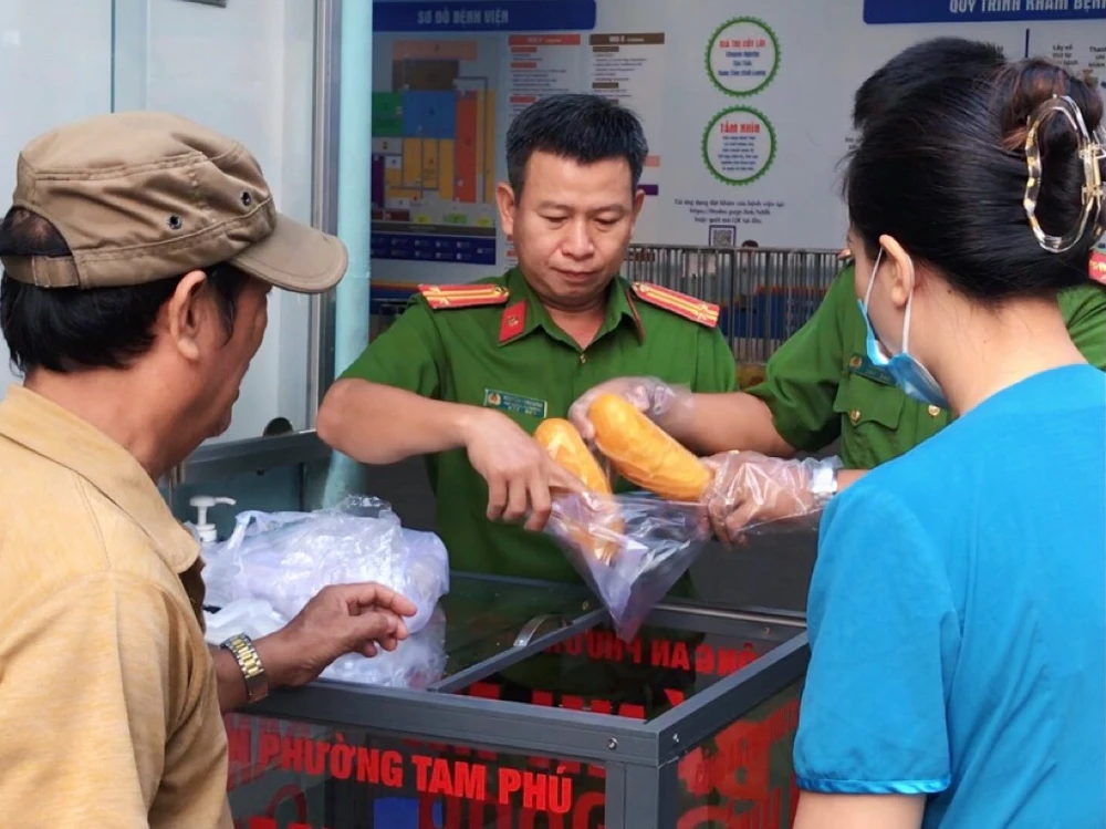 'Tủ bánh mì 0 đồng'