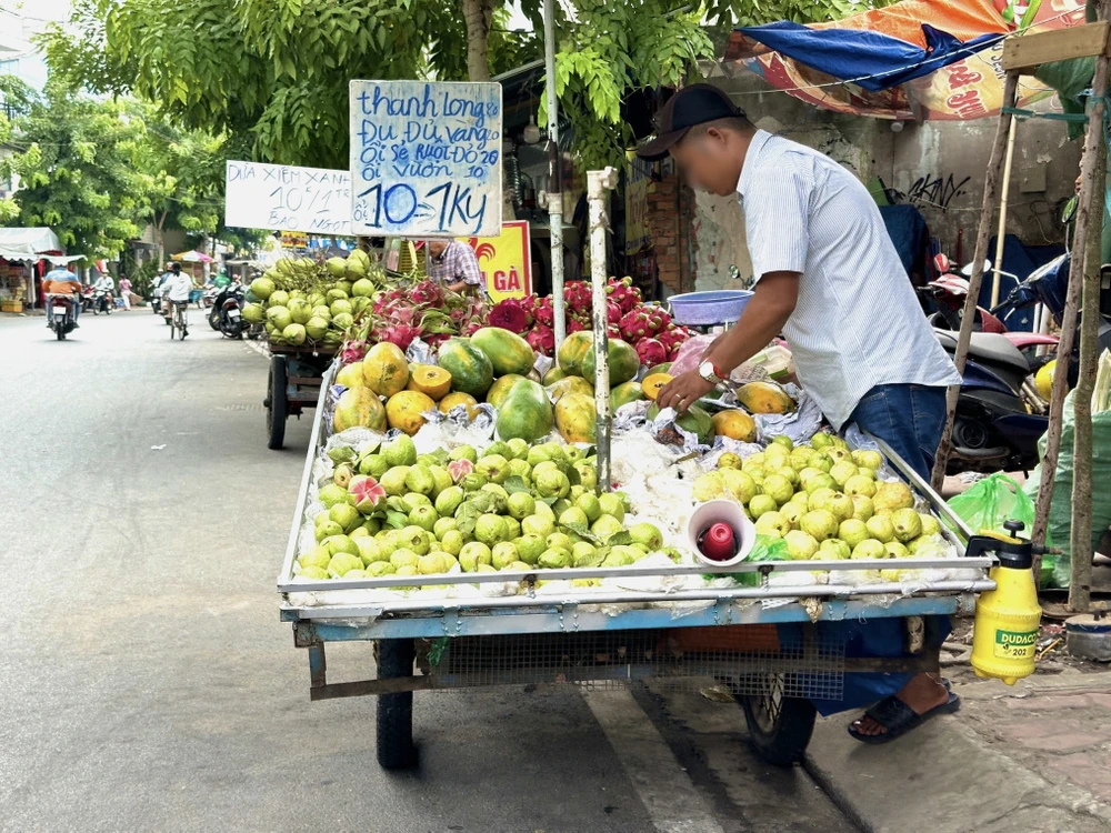 xe tự chế chở hàng hóa