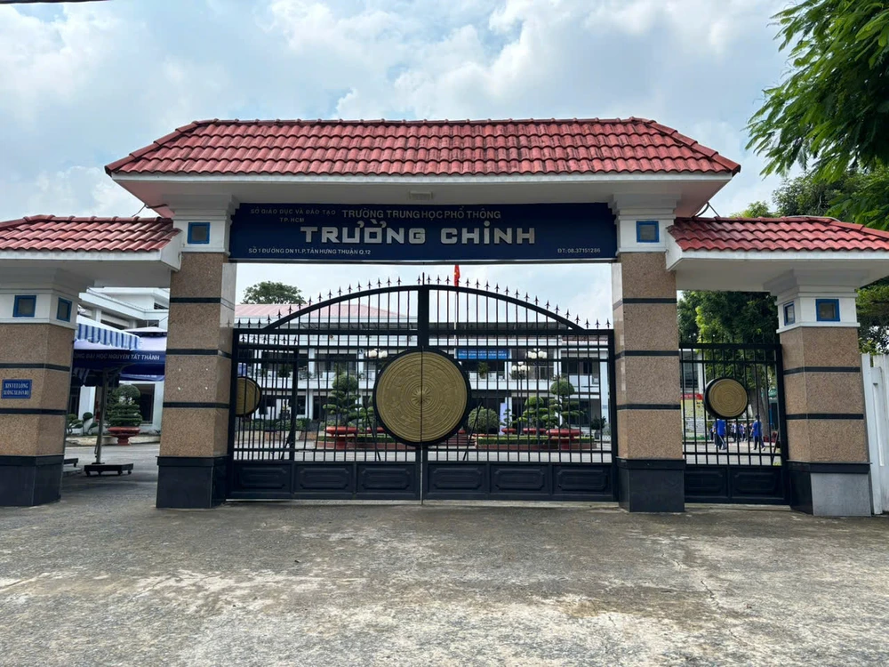 nghi ngờ bạn lấy đồ