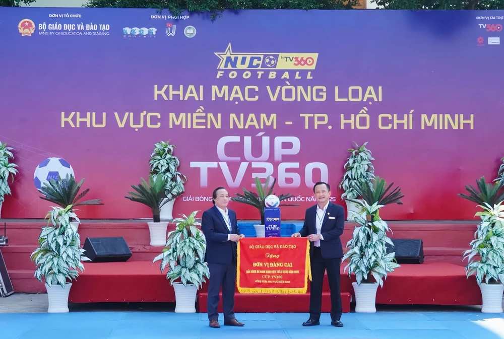 2lan-toa-tinh-than-fair-play-tu-vong-loai-khu-vuc-mien-nam-cup-tv360-nam-2025-.jpg