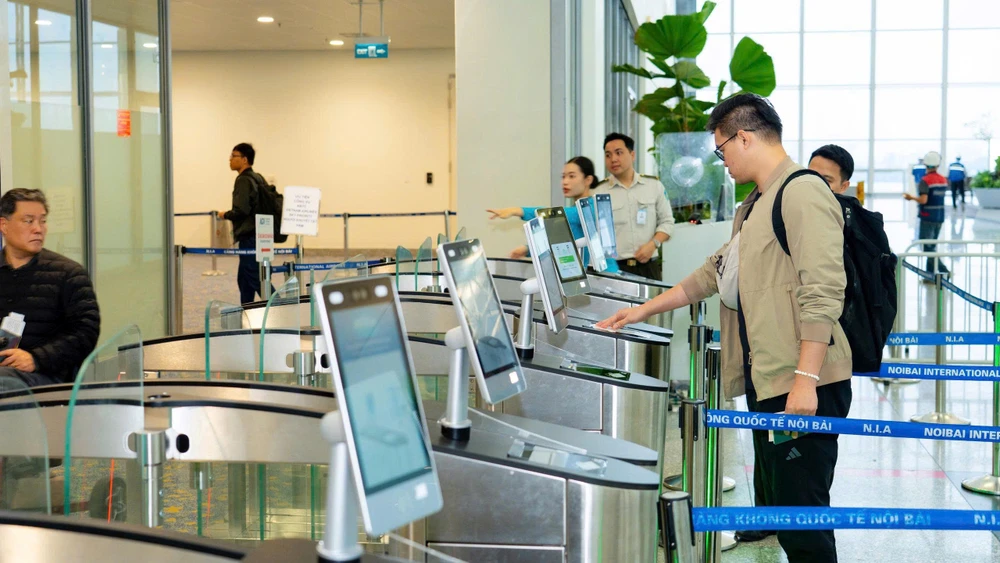 Tạm hoãn xuất cảnh