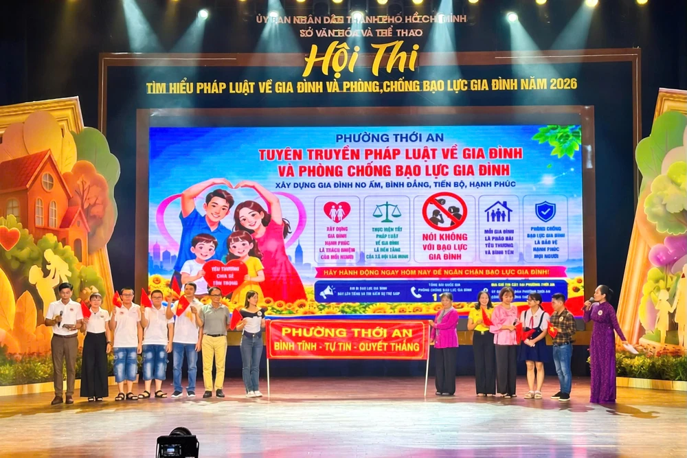 2tp-hcm-lan-toa-thong-diep-xay-dung-gia-dinh-hanh-phuc-tu-hoi-thi-tim-hieu-phap-luat-.jpg