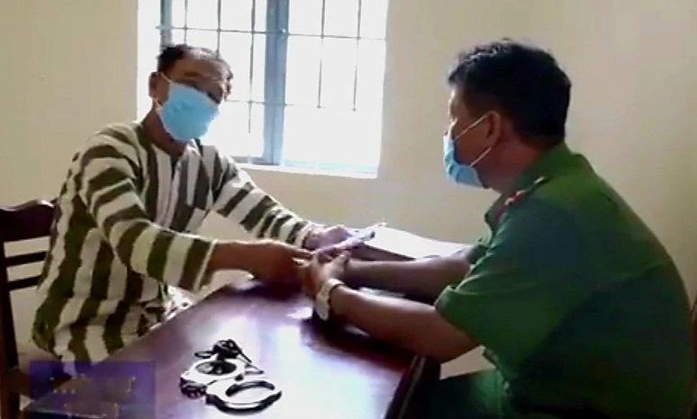 Nguyễn Đình Vân tại cơ quan công an. Ảnh: CA