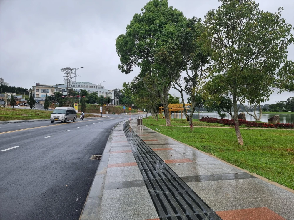 Đường phố Đà Lạt khá thông thoáng trong ngày đầu nghỉ lễ. Ảnh: VT