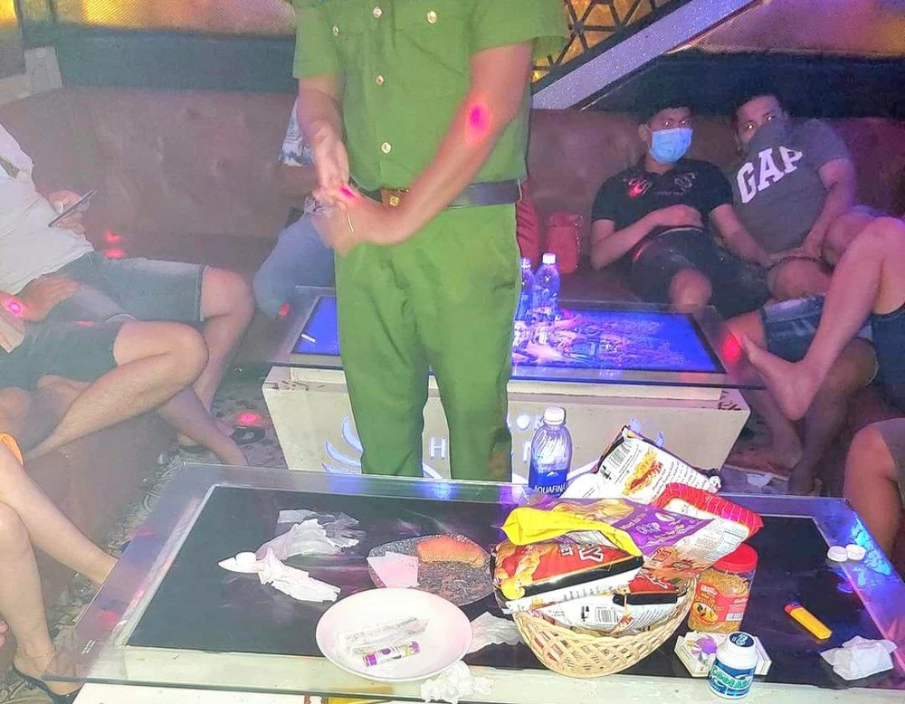 19/20 thanh niên dương tính với chất ma túy bị công an phát hiện Ảnh C.A