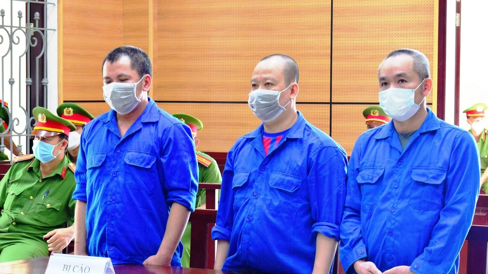 Ba án tử hình vì vận chuyển gần 5 kg ma túy. Ảnh CTV