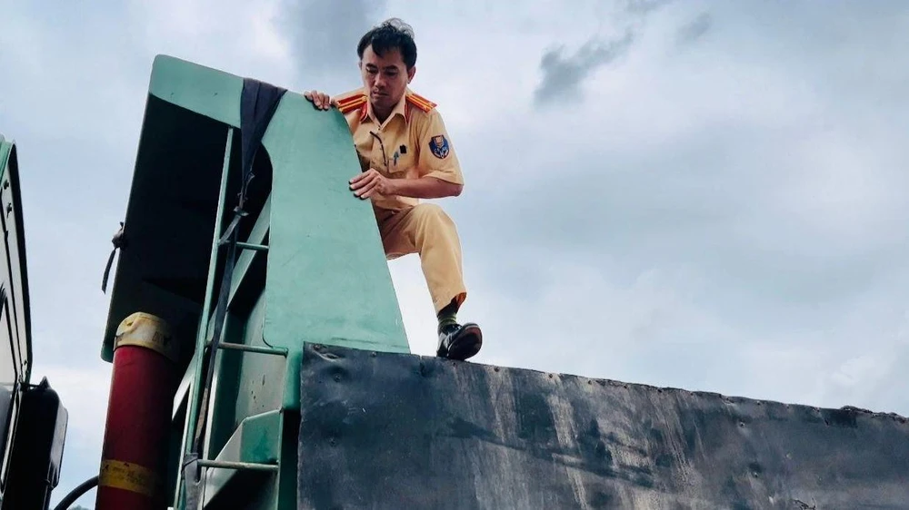 Nhiều xe cơi thùng thủy lực bị phát hiện ở tỉnh Bà Rịa - Vũng Tàu. Ảnh VÕ TÙNG - TỰ SANG