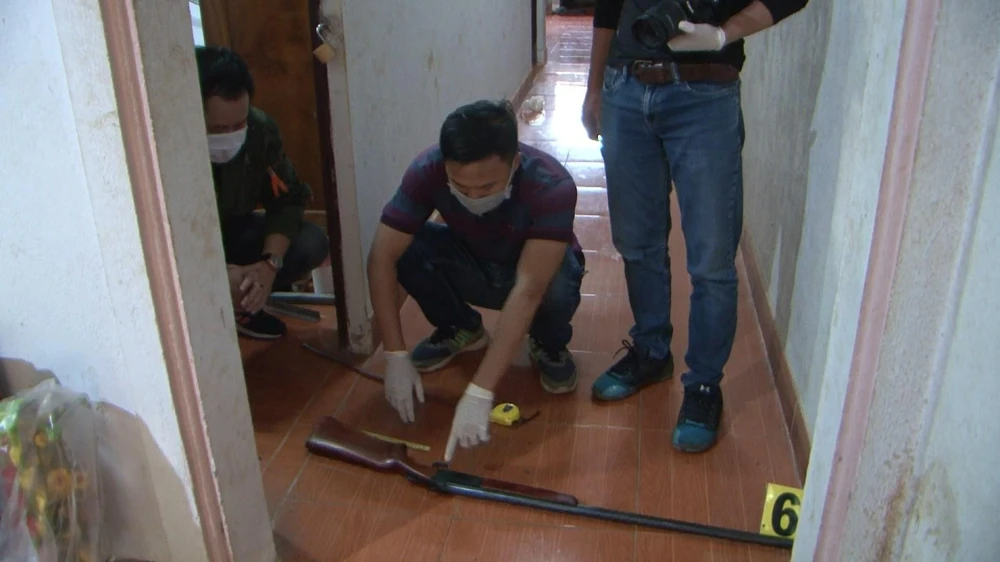 Khẩu súng kíp tự chế ông Toàn dùng để bắn chết Trường. Ảnh: TIẾN DŨNG