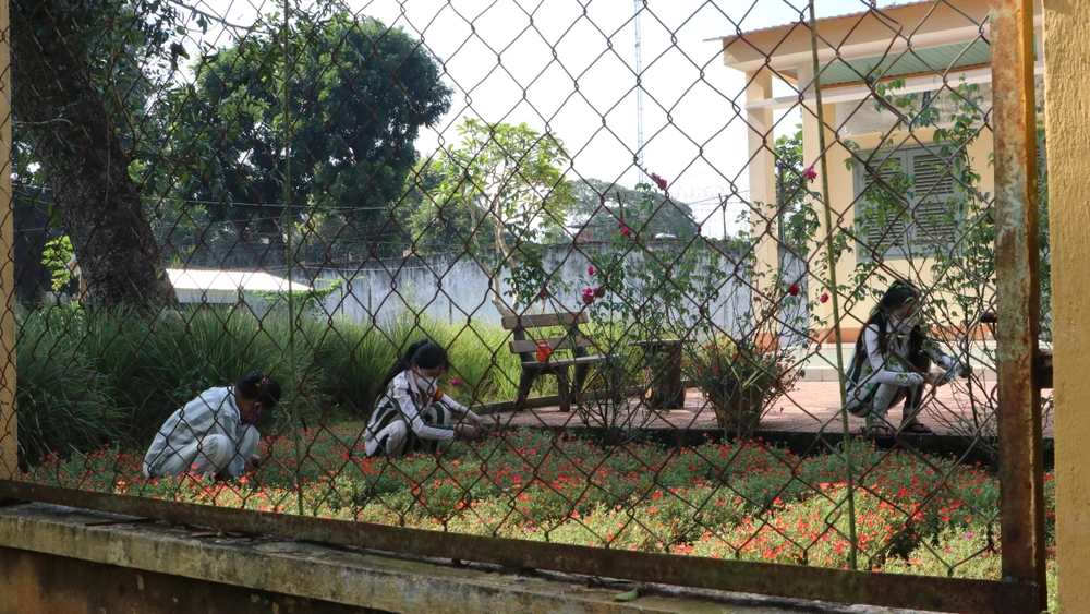 Lãnh đạo HLHPN tỉnh Đồng Nai khẳng định các cấp Hội trên địa bàn luôn dang rộng vòng tay đón và đồng hành cùng các chị trên con đường hoàn lương. Ảnh: VÕ TÙNG