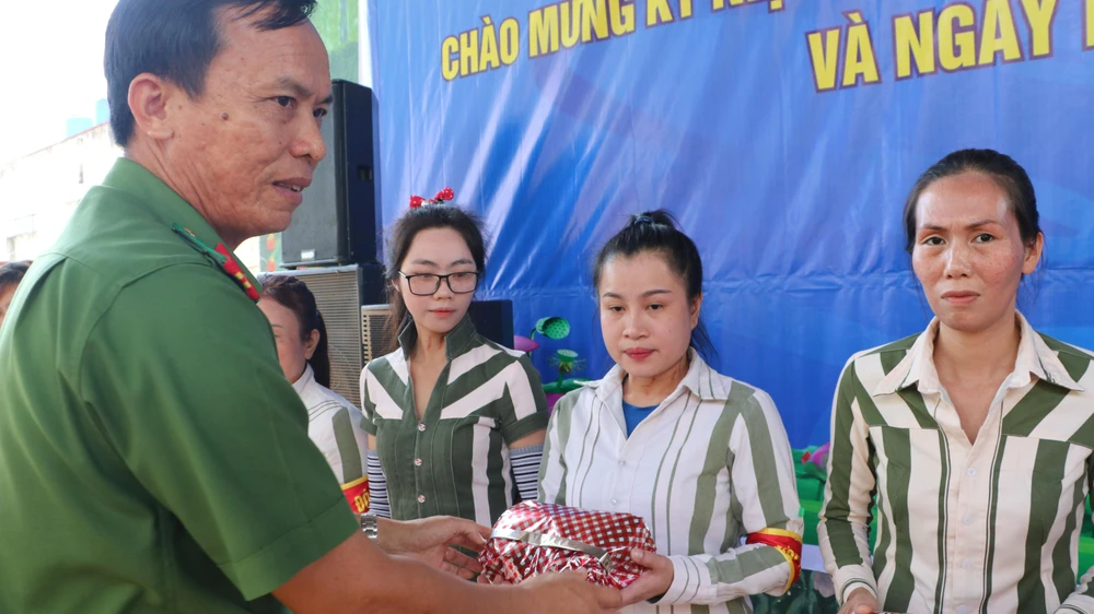 Tỉ lệ phạm nhân nữ vi phạm kỷ luật trại giam giảm xuống từng năm. Năm 2022, không có nữ phạm nhân nào vi phạm kỷ luật ở Trại giam Xuân Lộc. Ảnh: VÕ TÙNG