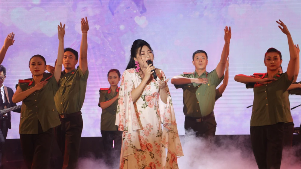 Khai mạc Trại sáng tác ca khúc và tác phẩm múa về đề tài “Vì an ninh Tổ quốc và bình yên cuộc sống” năm 2022. Ảnh: VÕ TÙNG