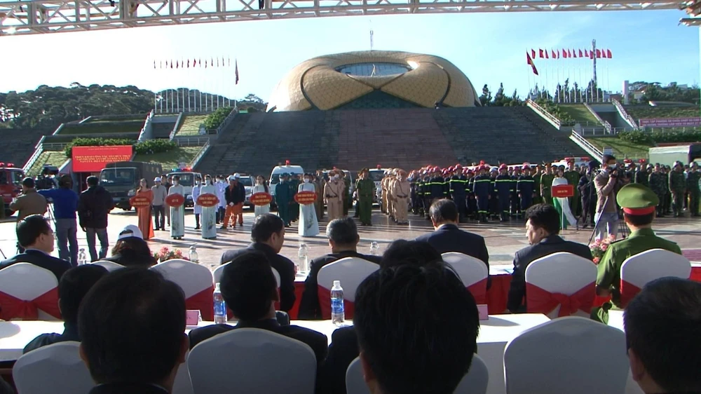 Đây là đợt thực tập PCCC và CNCH lớn nhất trong năm 2022. Ảnh: TIẾN DŨNG Đây là đợt thực tập PCCC và CNCH lớn nhất trong năm 2022. Ảnh: TIẾN DŨNG