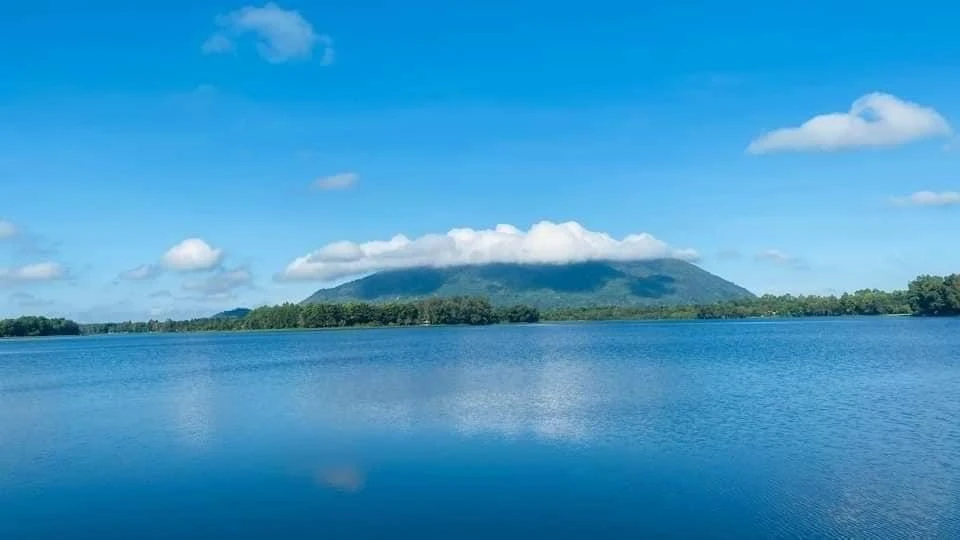 Nhiều người dân kịp lưu lại những tấm ảnh đẹp về hiện tượng thiên nhiên hiếm gặp Nhiều người dân kịp lưu lại những tấm ảnh đẹp về hiện tượng thiên nhiên hiếm gặp