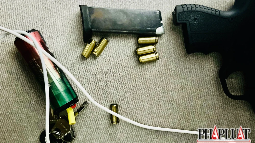 Công an thu giữ nhiều vũ khí trong chuyên án ma tuý. Ảnh: VÕ TÙNG