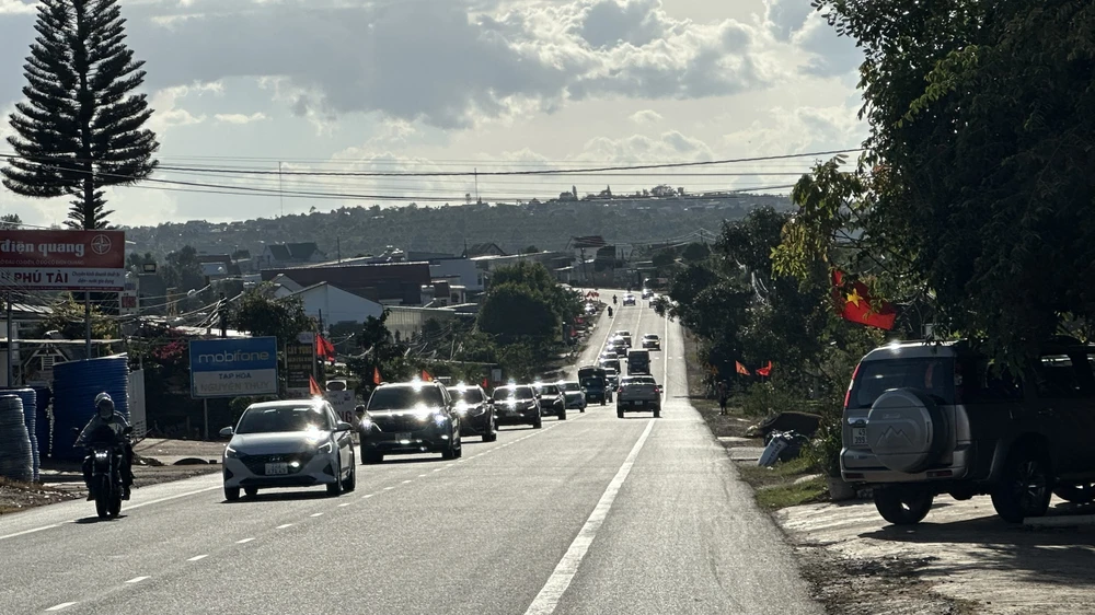 Quốc lộ 20 hướng về TP Đà lạt đoạn qua địa bàn huyện Di Linh. Ảnh: VT