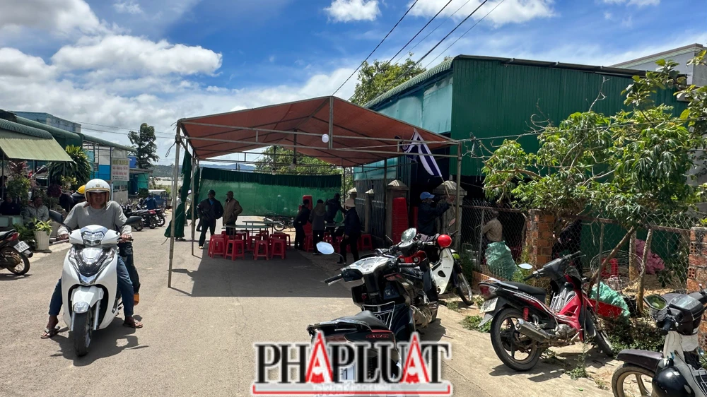 Chị Ma Huyền được người thân tổ chức tang ma. Ảnh: VÕ TÙNG