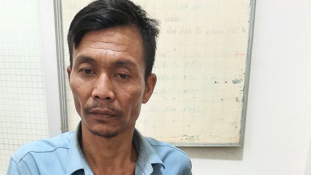 Sau khi trốn khỏi cơ sở cai nghiện ma túy bắt buộc, Dũng lẻn vào các tiệm tạp hóa để trộm tài sản. Ảnh: VÕ TÙNG