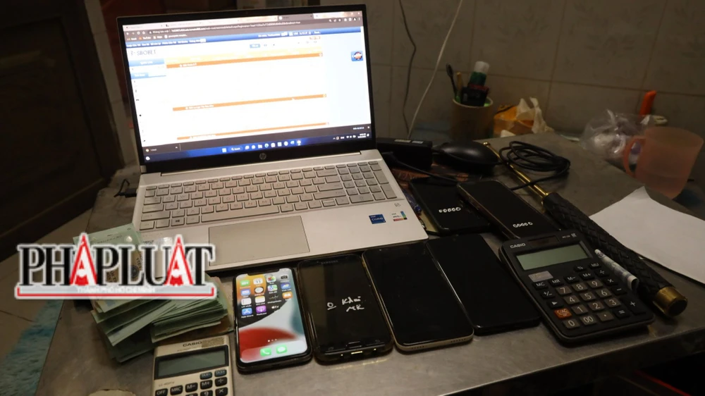 Tang vật vụ án. Ảnh: VÕ TÙNG