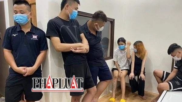 7 thanh niên chơi ma túy trong tiệm massage