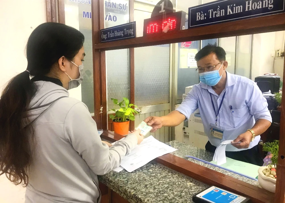 TP.HCM: Giảm cán bộ không chuyên trách, xã đông dân gặp khó ảnh 1