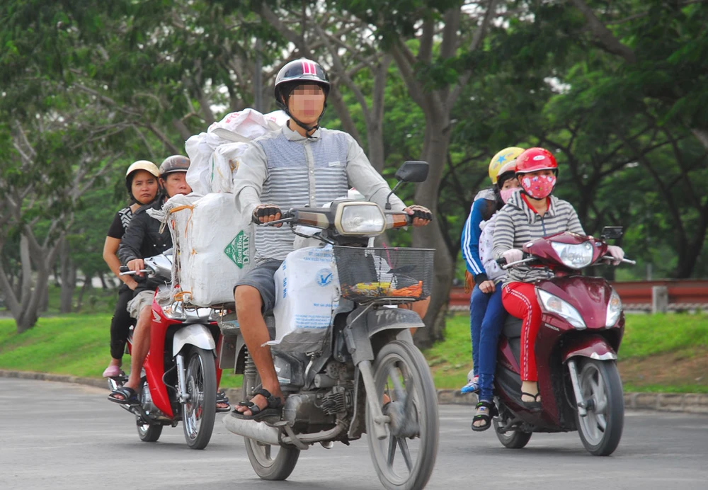 1 đề nghị để CSGT ra tay với xe hết đát ảnh 1