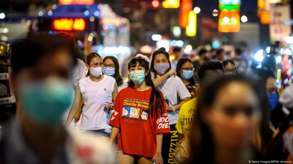 Khách du lịch ở thủ đô Bangkok, Thái Lan hồi tháng 3. Ảnh: AFP