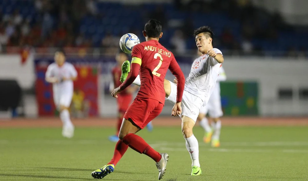 HLV Shin Tae-yong cùng các học trò đã tạo cơn sốt vé ở Phú Thọ ngay trong lượt trận đầu gặp U-23 Việt Nam tái hiện chung kết SEA Games 30. Ảnh: ANH PHƯƠNG