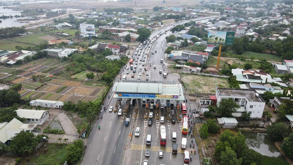 Dự án đường bộ cao tốc Biên Hòa - Vũng Tàu hoàn thành sẽ giúp giảm tải cho quốc lộ 51 hiện đã quá tải. Ảnh: HUỲNH SƠN