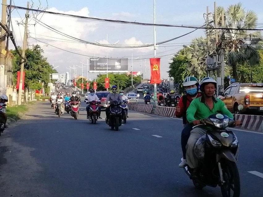 Đường Nguyễn Tất Thành đang được cơ quan chức năng nghiên cứu phương án mở rộng. Ảnh: THU TRINH