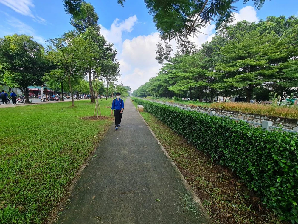 Công viên kênh 19/5B phường Tây Thạnh, quận Tân Phú được cải tạo giúp cho người dân có nơi sinh hoạt. Ảnh: NGUYỄN CHÂU Công viên kênh 19/5B phường Tây Thạnh, quận Tân Phú được cải tạo giúp cho người dân có nơi sinh hoạt. Ảnh: NGUYỄN CHÂU