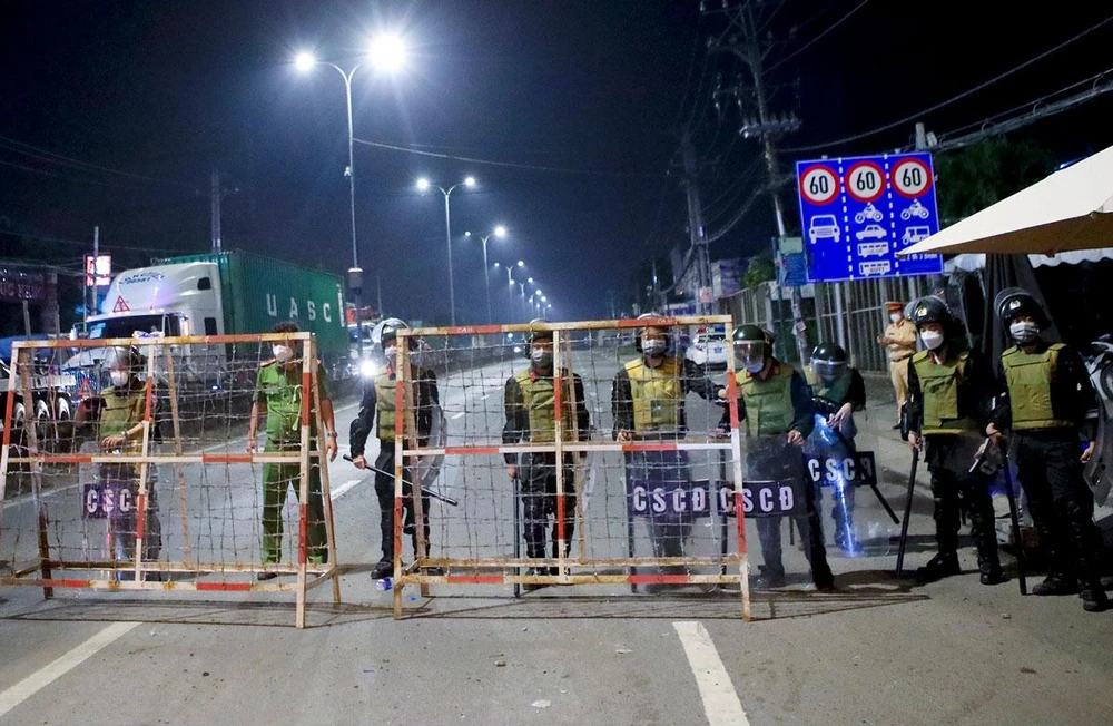 Từ ngày 1-1-2023 cảnh sát cơ động được bổ sung thêm hai quyền hạn trong quá trình thực thi nhiệm vụ. Ảnh: NGUYỆT NHI