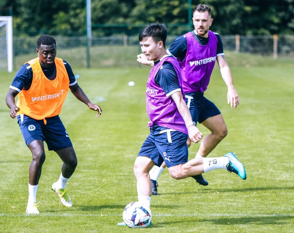 Quang Hải nỗ lực từng ngày trên đất Pháp. Ảnh: FN