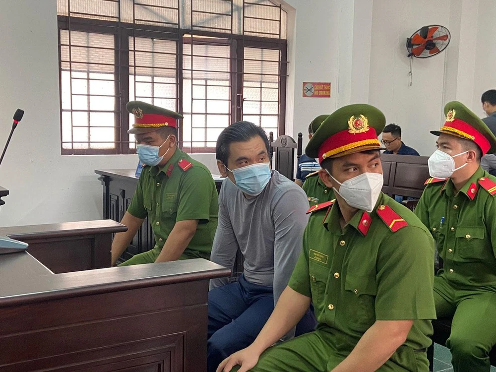 Bị cáo Nguyễn Trần Hoàng Phong tại phiên tòa ngày 14-7. Ảnh: HUỲNH THƠ