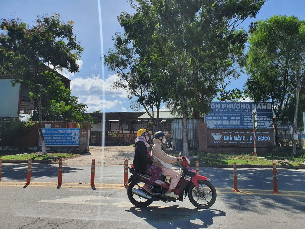 Nhà xưởng Công ty cổ phần Ecico thuê với mục đích sản xuất nhưng đã cho các đơn vị khác thuê lại. Ảnh: TẤN VIỆT