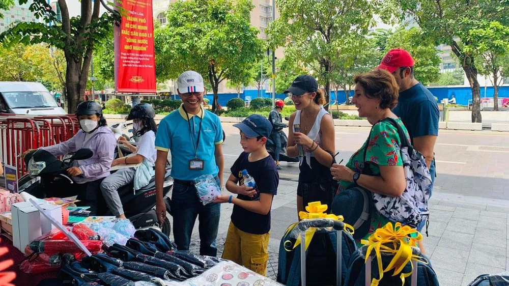 Hiện nay, nguồn nhân lực phục vụ cho ngành du lịch đang thiếu. Ảnh: T.TRINH