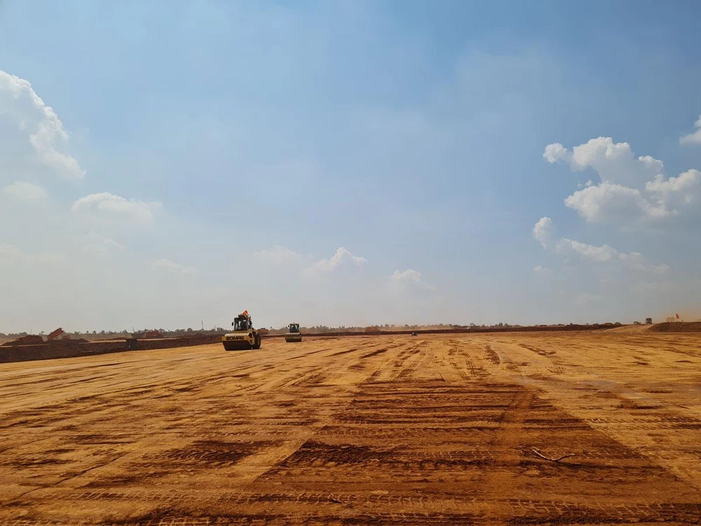 Bộ GTVT cho biết công tác giải phóng mặt bằng vẫn còn chậm và có nguy cơ ảnh hưởng đến việc xây dựng sân bay Long Thành. Ảnh: VŨ HỘI