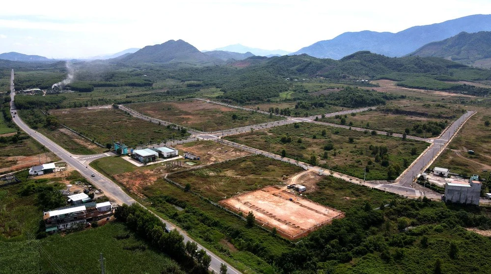 Toàn cảnh cụm công nghiệp Sông Cầu. Ảnh: HUỲNH HẢI