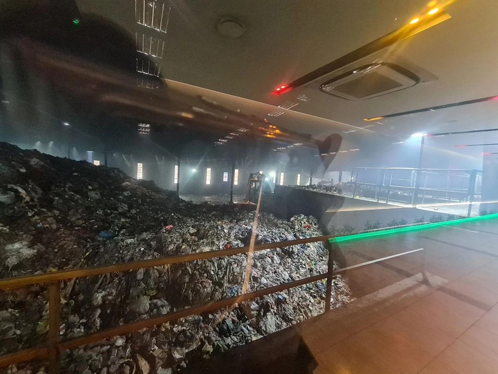 TP.HCM mỗi ngày phát sinh gần 10.000 tấn chất thải. Ảnh: N.CHÂU