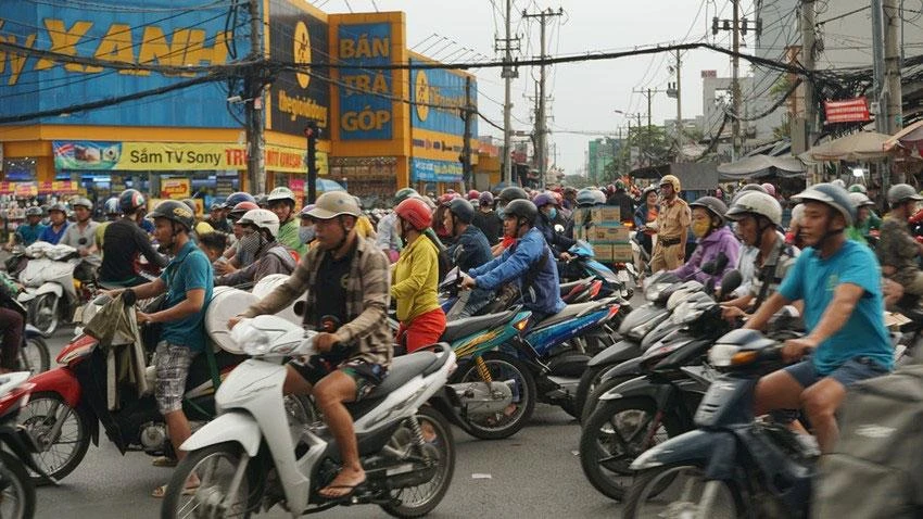 Khu vực ngã tư Bốn Xã được ưu tiên dự án xây dựng cầu vượt bằng thép. Ảnh: THU TRINH Khu vực ngã tư Bốn Xã được ưu tiên dự án xây dựng cầu vượt bằng thép. Ảnh: THU TRINH