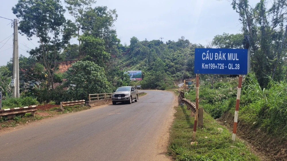 Quốc lộ 28 đoạn qua TP Gia Nghĩa (Đắk Nông). Ảnh: VŨ LONG