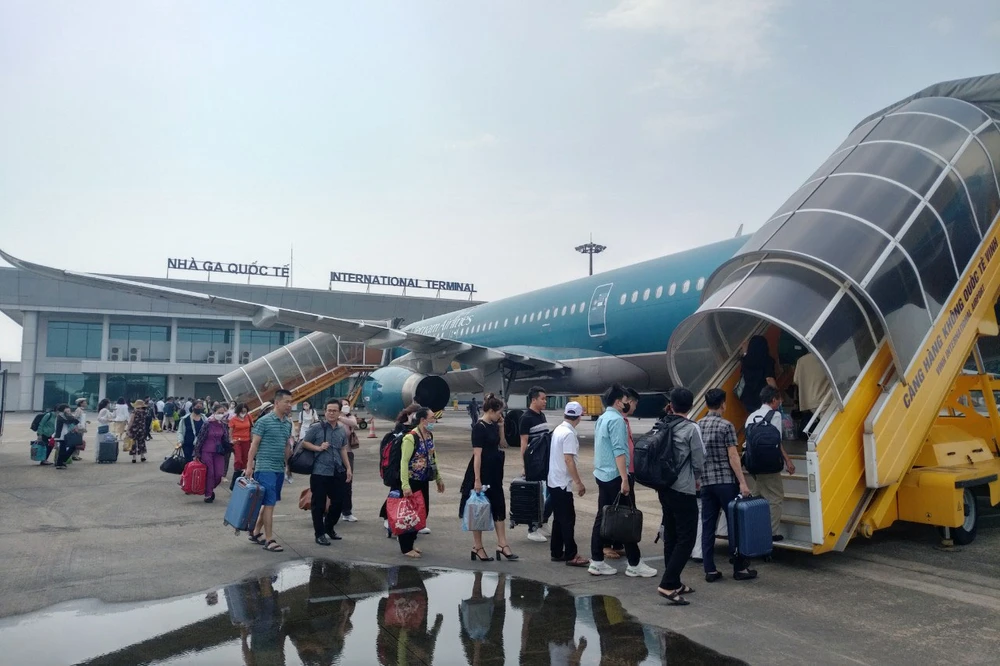 Các chuyên gia hàng không khuyến cáo nên cân nhắc việc áp giá sàn vé máy bay. Ảnh: P.ĐIỀN