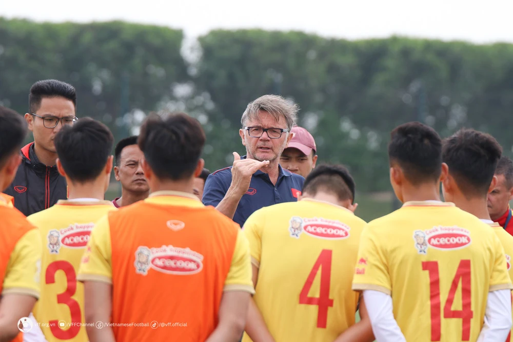 HLV Troussier bổ sung tiền đạo cho SEA Games 32. Ảnh: VFF