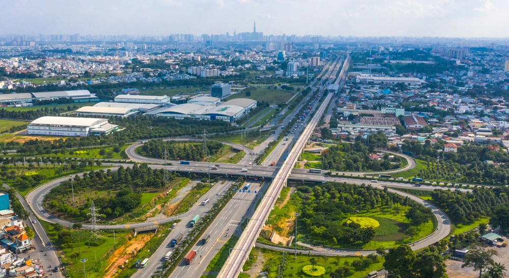 Dự thảo nghị quyết cho phép TP.HCM được thí điểm mô hình phát triển đô thị theo định hướng phát triển giao thông. Ảnh: HOÀNG GIANG